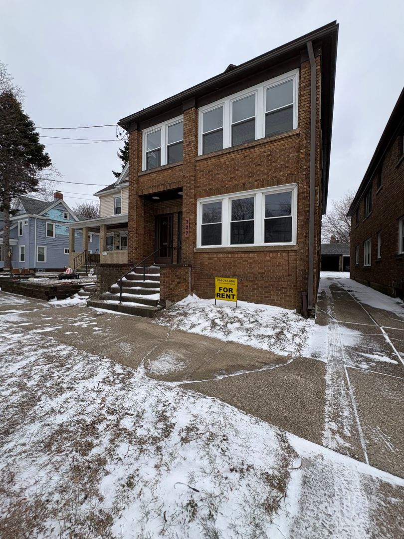 Erie Apartment: 327 E 7th