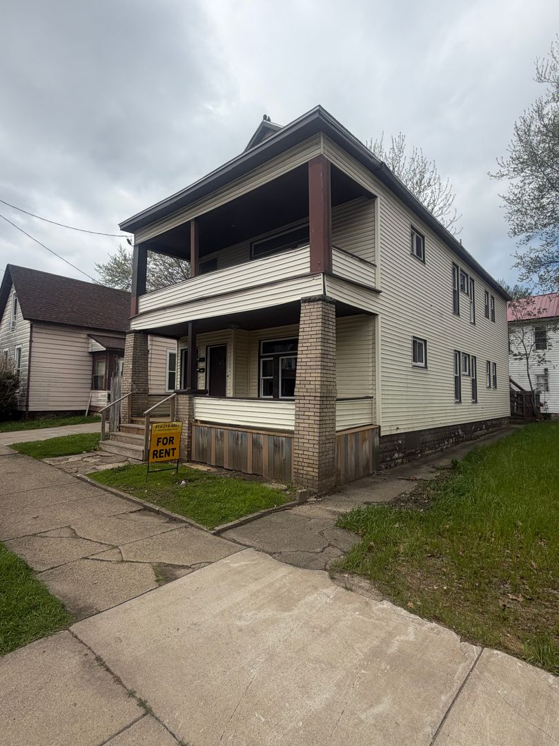 Erie Apartment: 556-58 E 5TH