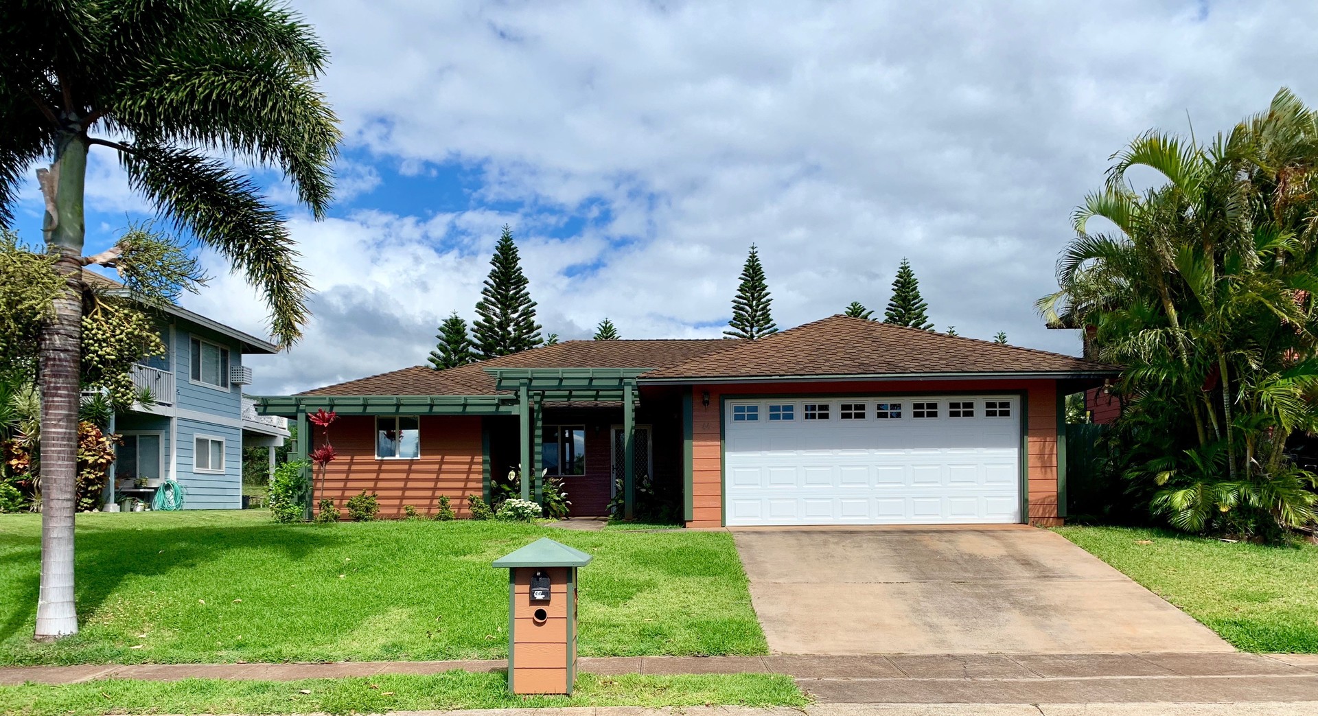 Lahaina House: 44 Kahana Ridge Drive