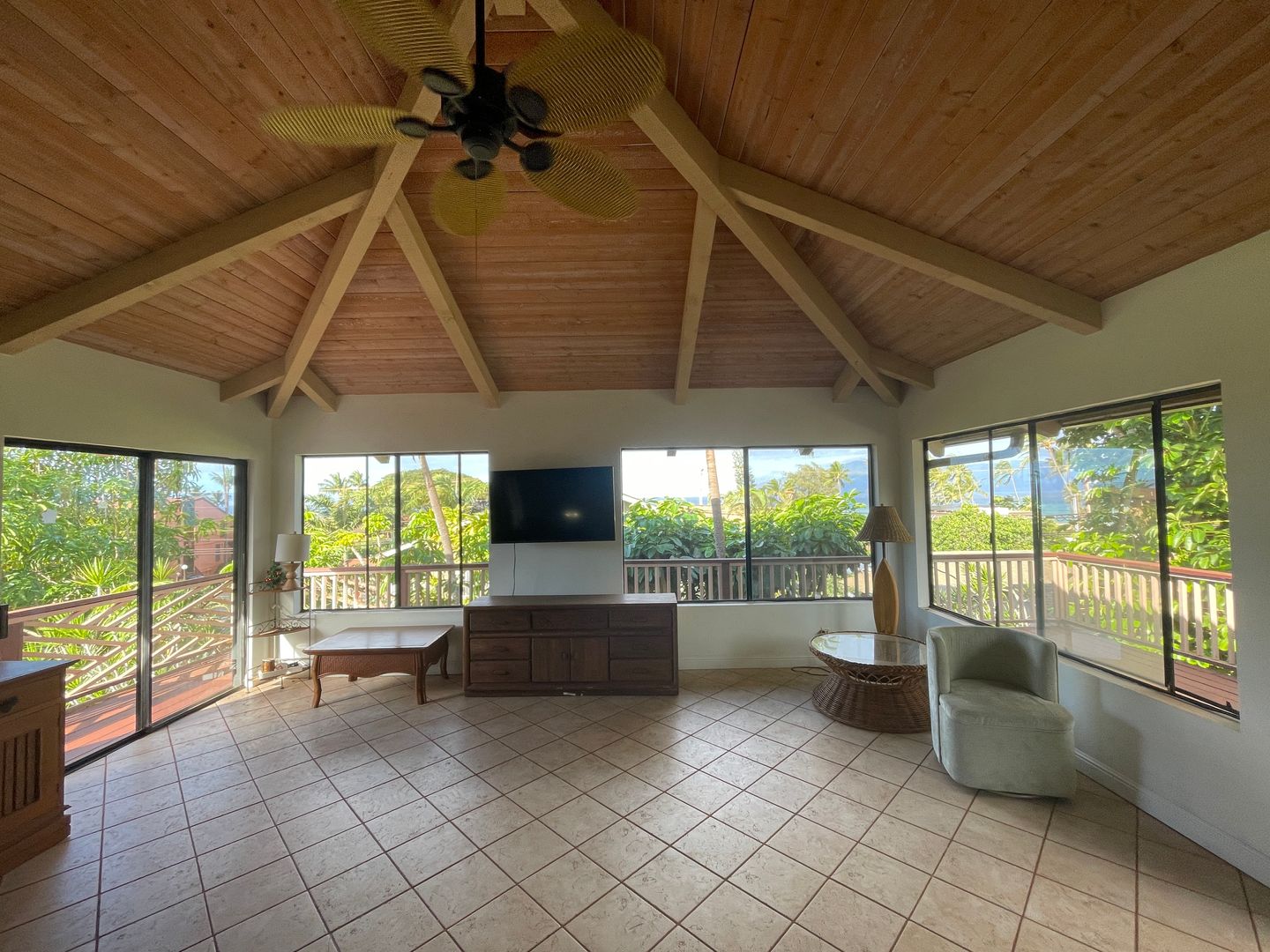 Lahaina House: 27 Haliu Street