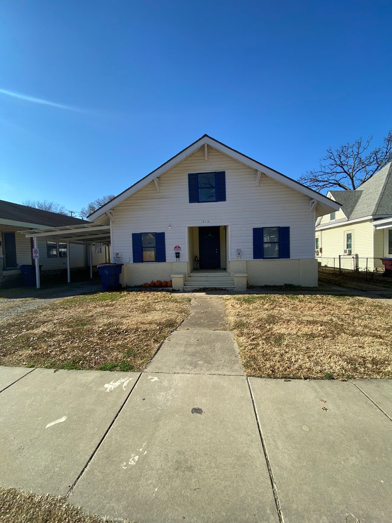 FORT SMITH Apartment: 816 SOUTH 19TH