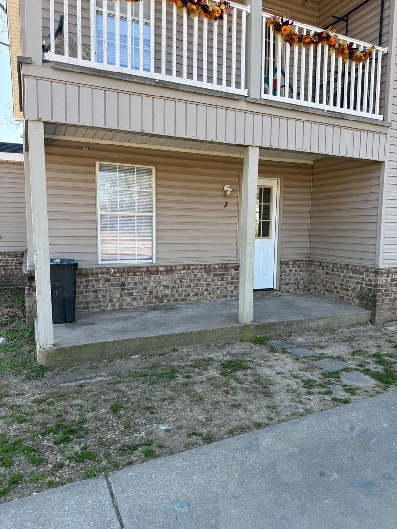 VAN BUREN Apartment: 1316 CHESTNUT STREET