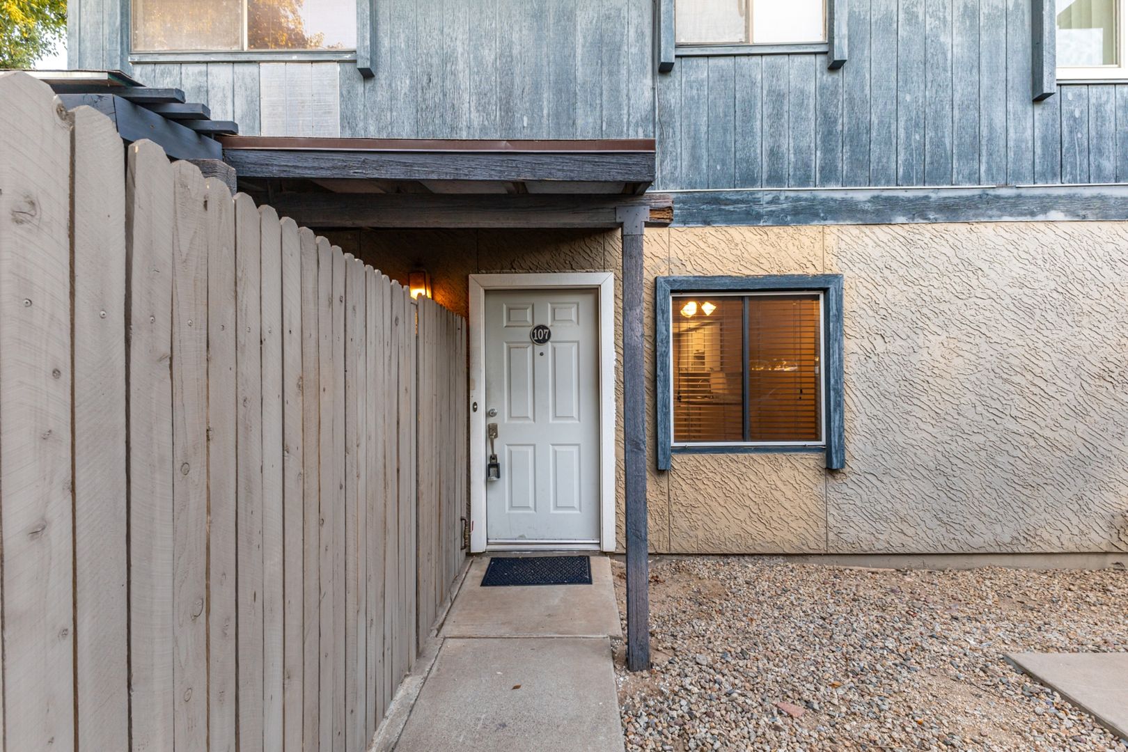 Chandler Townhome: 286 W Palomino Dr Unit 107