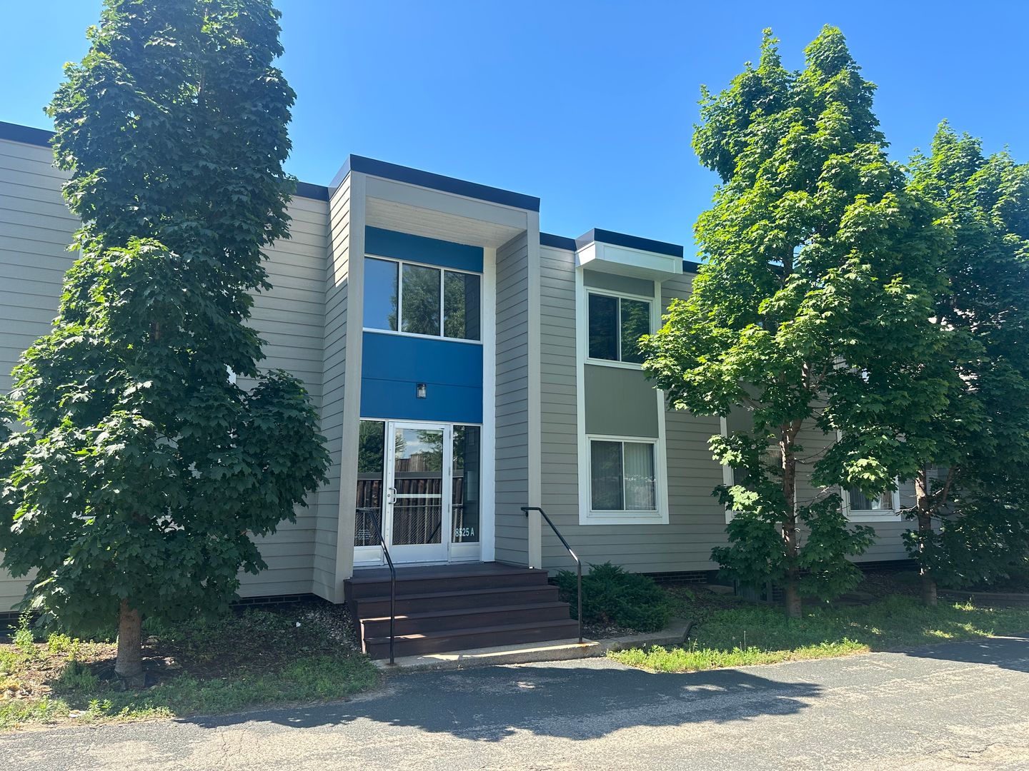 Bloomington Apartment: 2308 East Old Shakopee Road