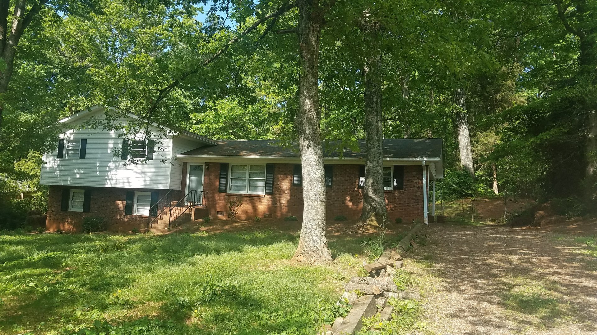 Colfax House: 718 Lakedale Rd.