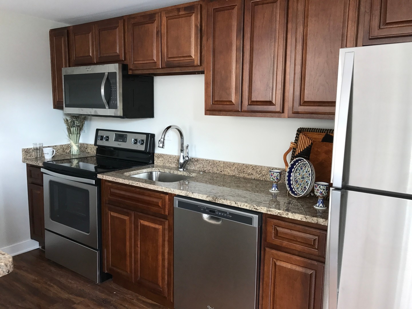 Winston Apartment: 648 Holly Ave NW