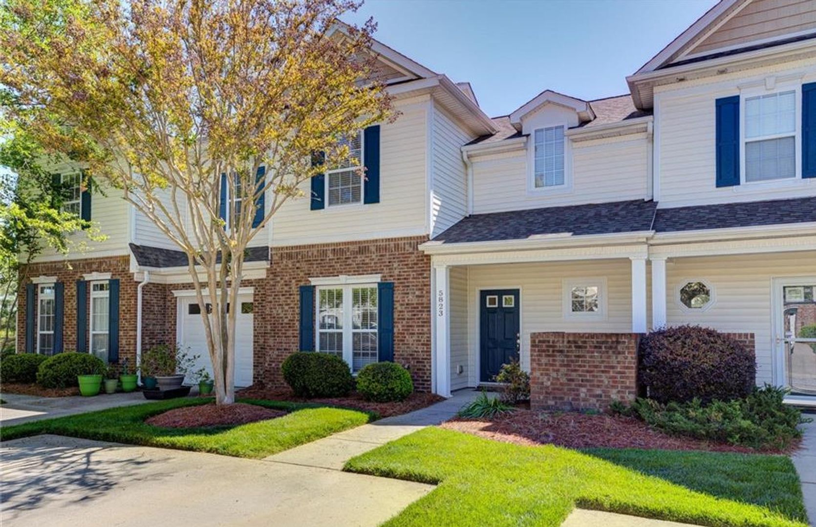 Winston Salem House: 5823 Fox Point Cir.