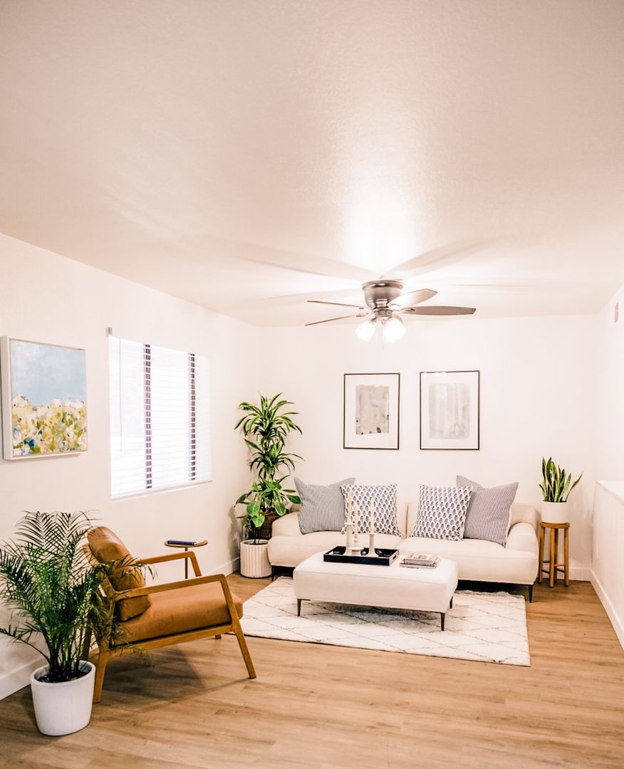 Mesa Apartment: 830 N Alma School Rd