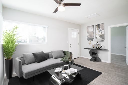 Central Phoenix - Fully Renovated! – photo 1