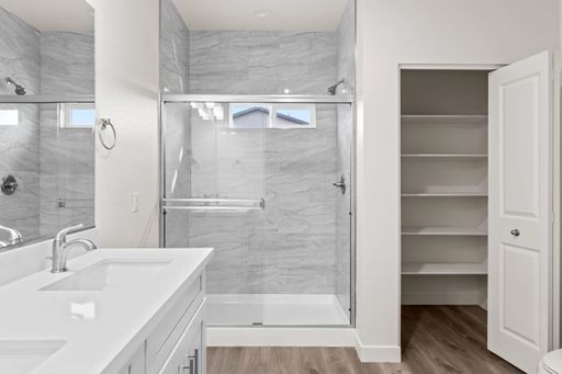 Spacious Townhome with 4 bed 2.5 bath – photo 1