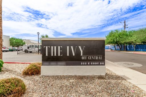 Ivy Off Central – photo 1