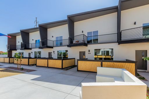 East Mesa New-Build Luxury Townhomes! – photo 1