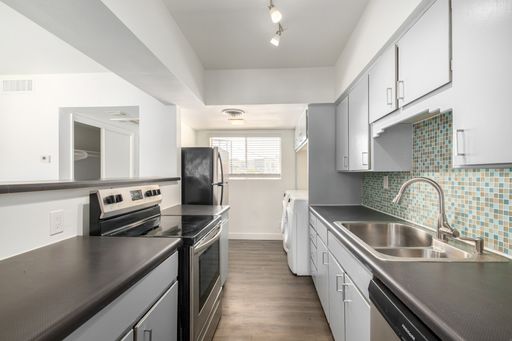 The Shorewood – photo 1