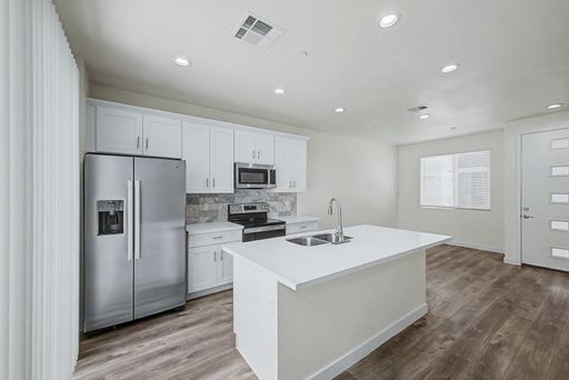 Desert Charm Meets Modern Convenience – photo 1