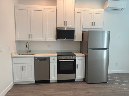 455 Lofts | Fully Furnished Unit with Housewares – photo 1