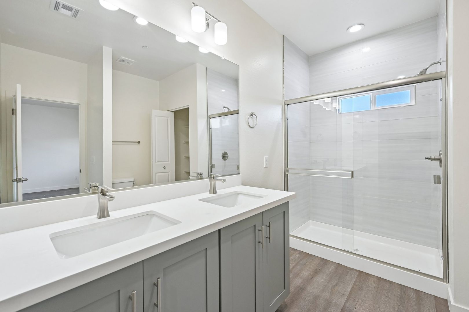 Phoenix Apartment: 828 East Apollo Road