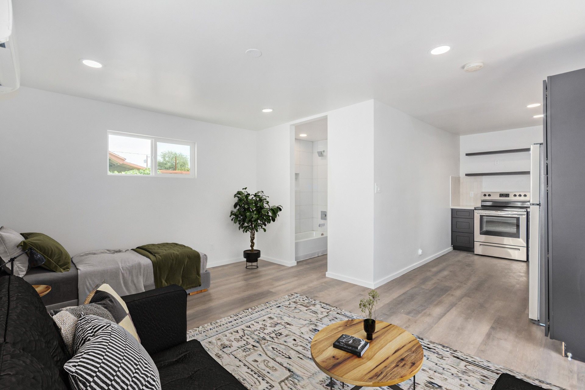 Phoenix Apartment: 809 N 10th Avenue