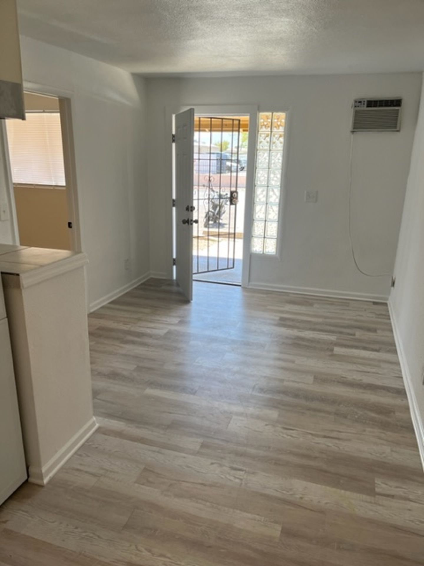 Avondale Apartment: 1223 N Dysart Rd.