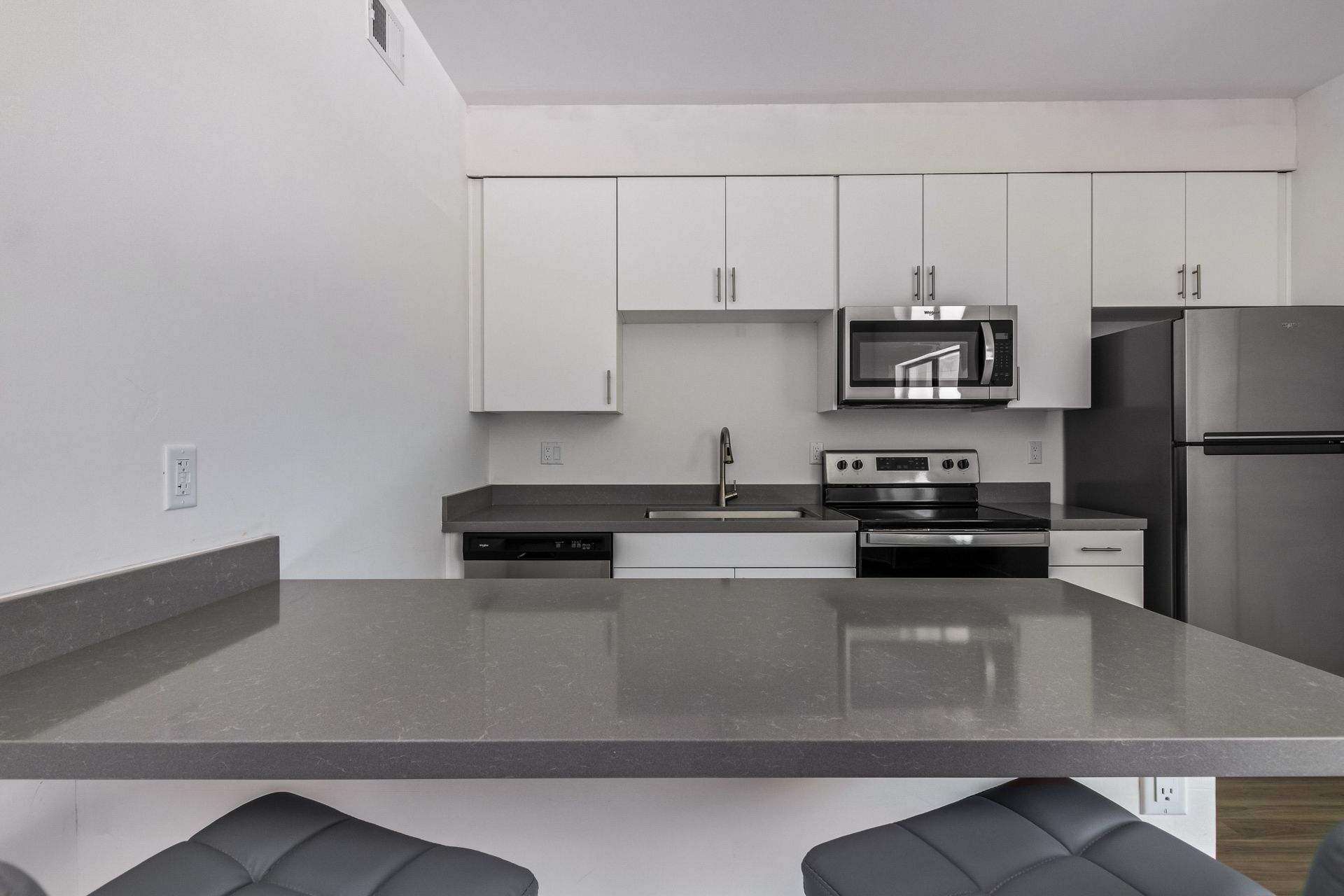 Phoenix Apartment: 8849 S 7th St