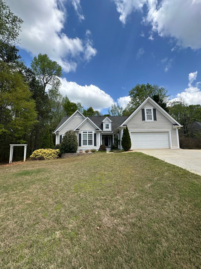 Athens House: 149 Oak Meadow Drive