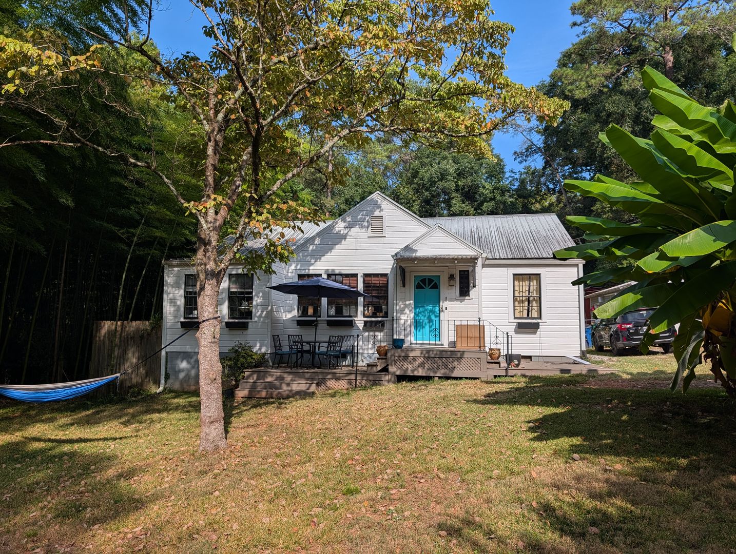 Athens House: 105 Estelle Ave