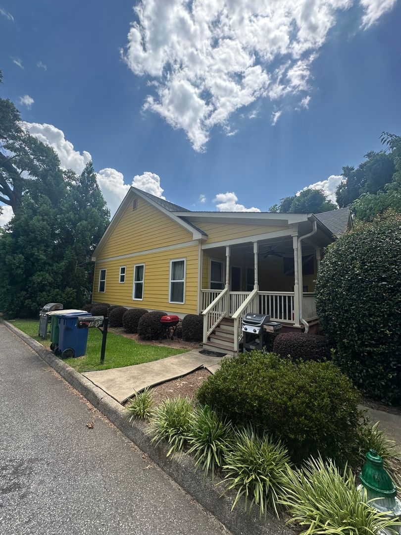 Athens House: 197 Marlin Street