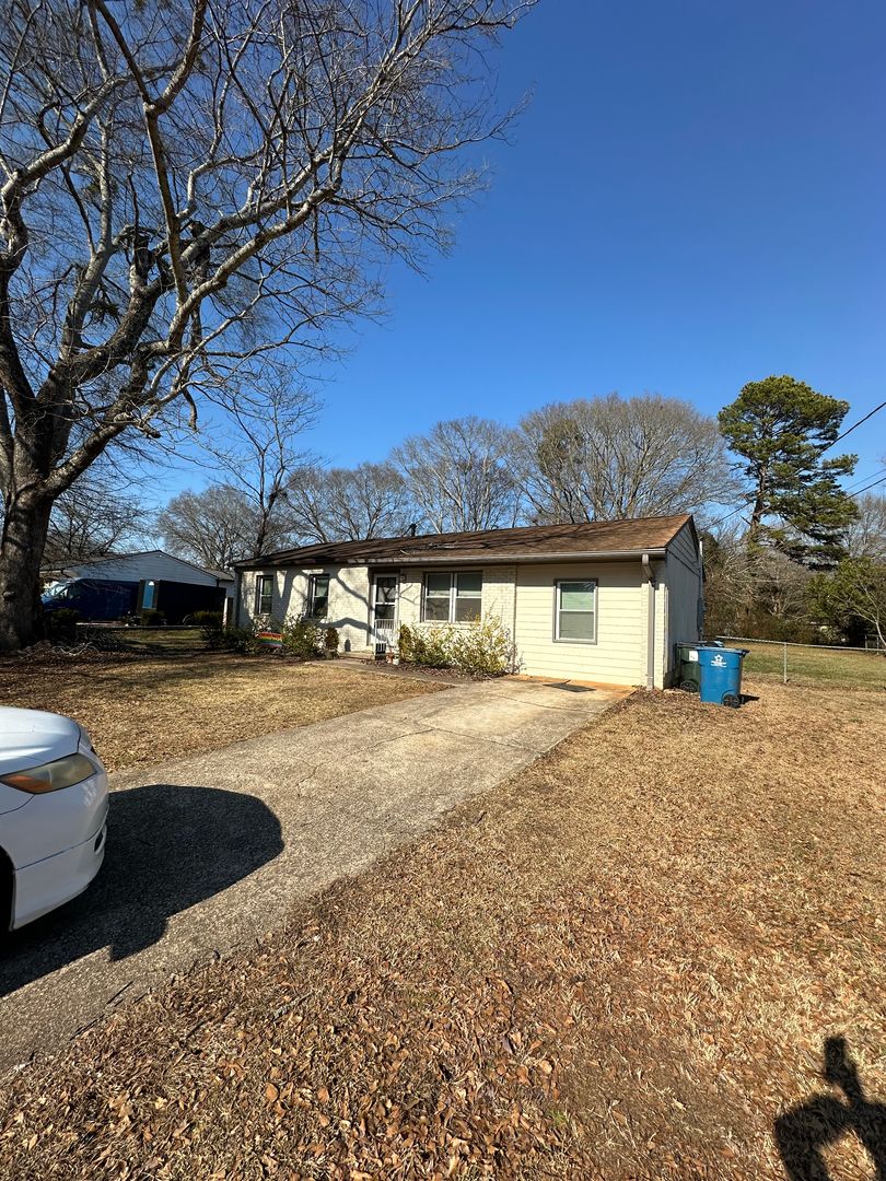 ATHENS House: 175 MORNING VIEW DRIVE