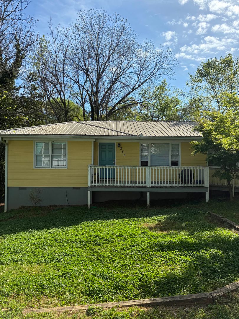 Athens House: 255 Magnolia Street