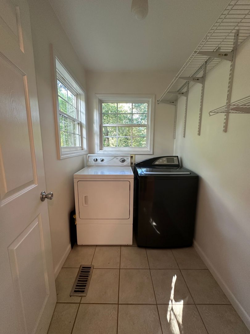 Laundry room at Hodgson Hosue