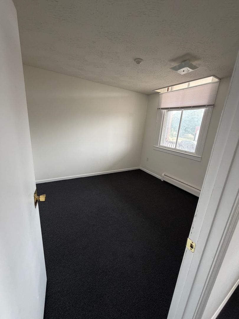 Colchester Apartment: 279-363 Ethan Allen Ave.