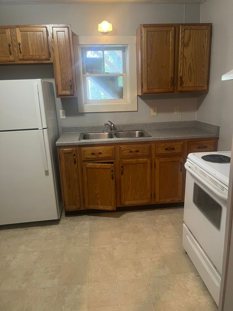Burlington Apartment: 228-230 Shelburne Rd.