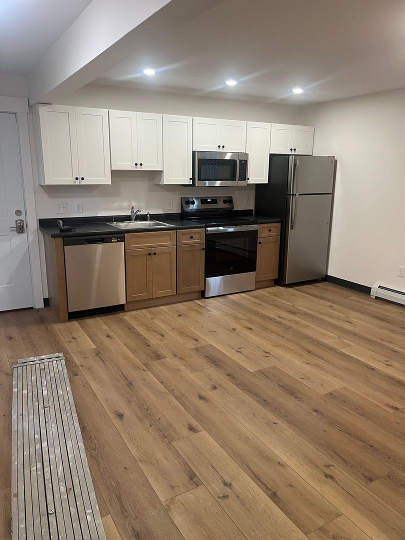 Burlington Apartment: 191 North St.