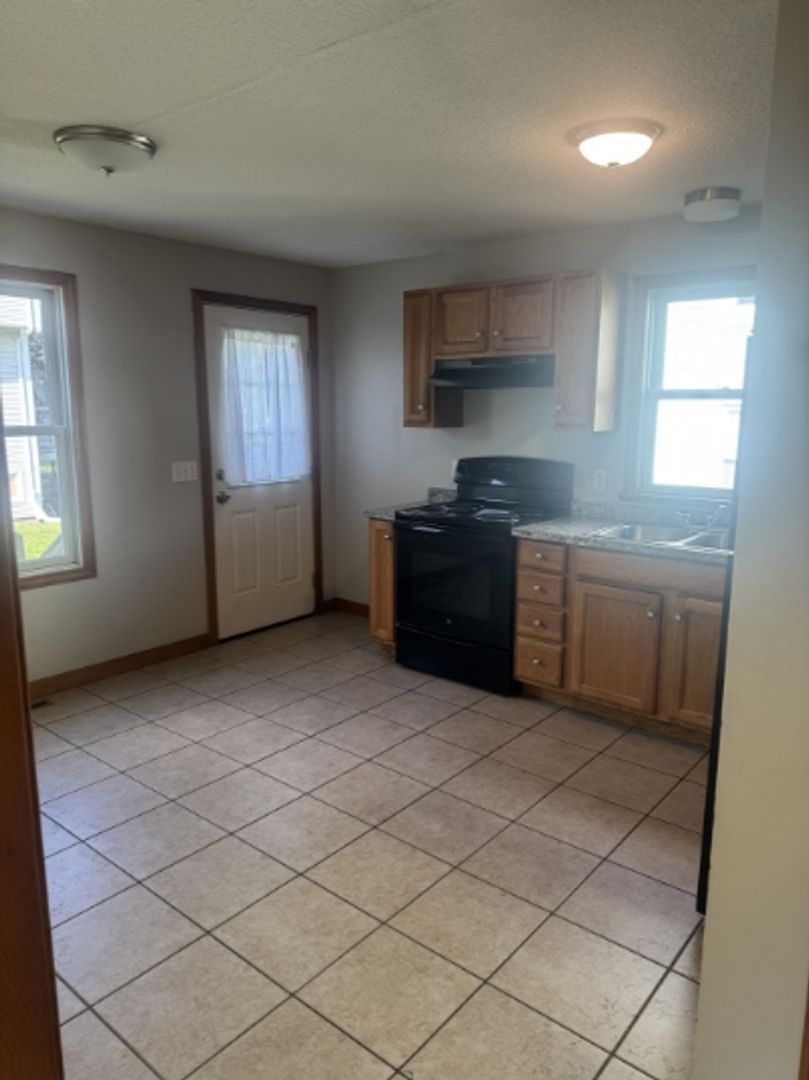 Springfield Apartment: 41-43 Lawe St