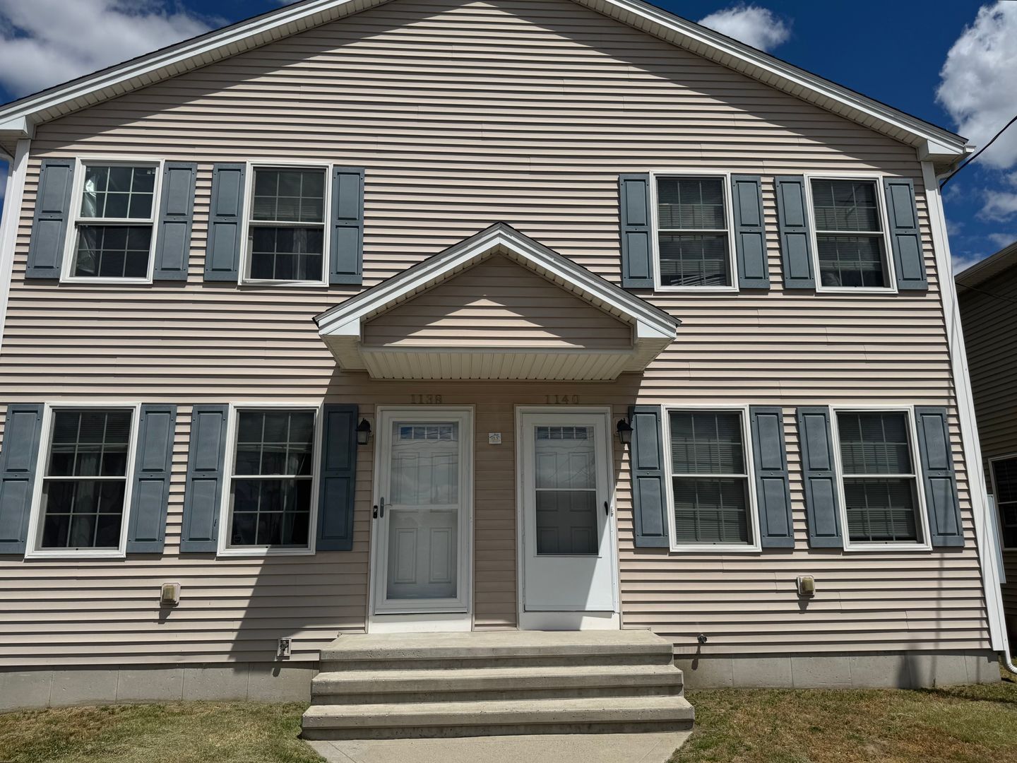 Springfield Apartment: 1138-1140 Boston Road