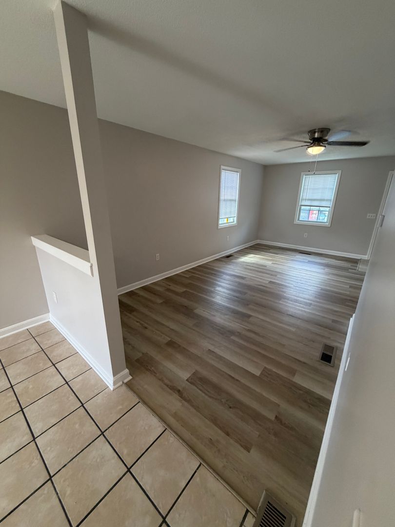 Springfield Apartment: 825 Worthington Street