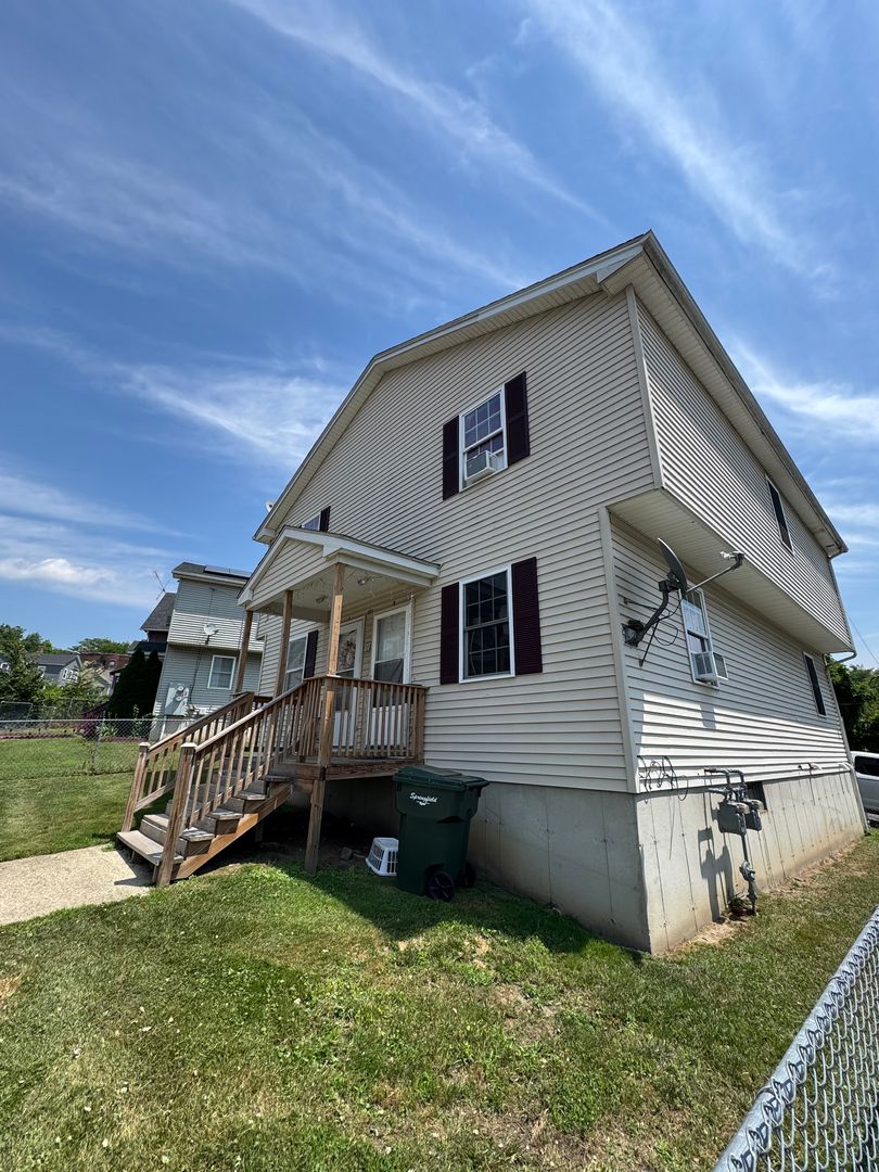 Springfield Apartment: 825 Worthington Street