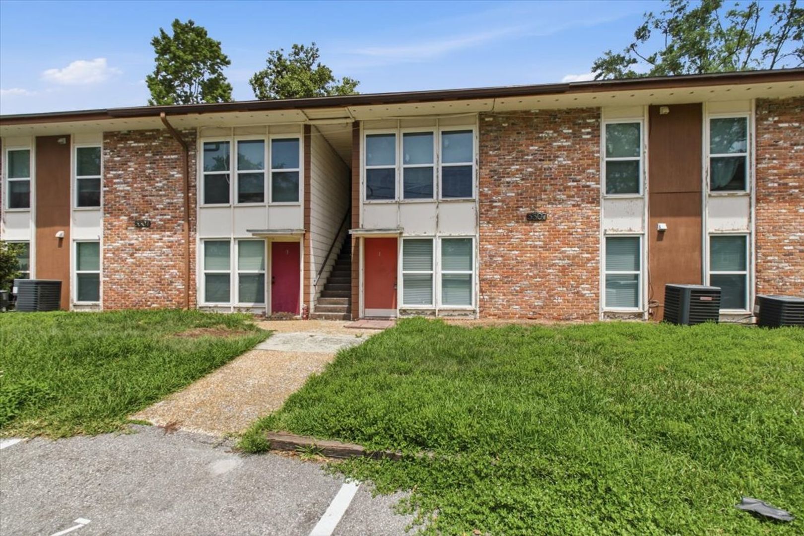 Jacksonville Apartment: 3307 Mayflower Street