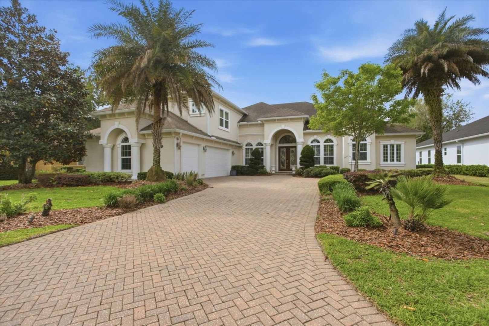 St. Johns House: 743 E. Dorchester Drive