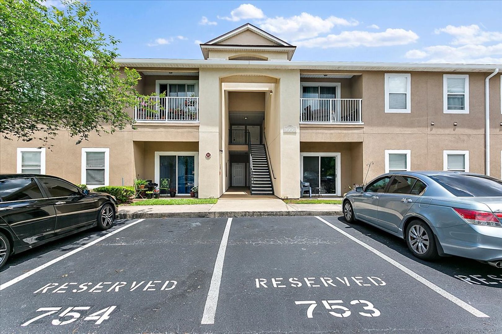Jacksonville House: 7920 Merrill Road, #1014