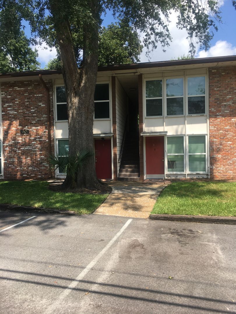 Jacksonville Apartment: 3307 Mayflower Street