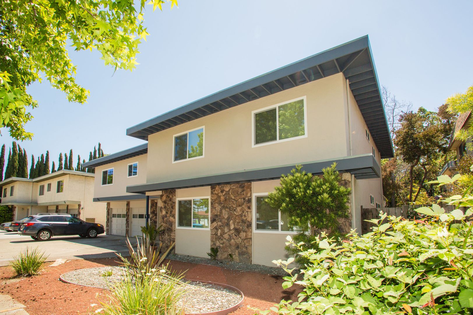 Redwood City Apartment: 242 Elwood Street