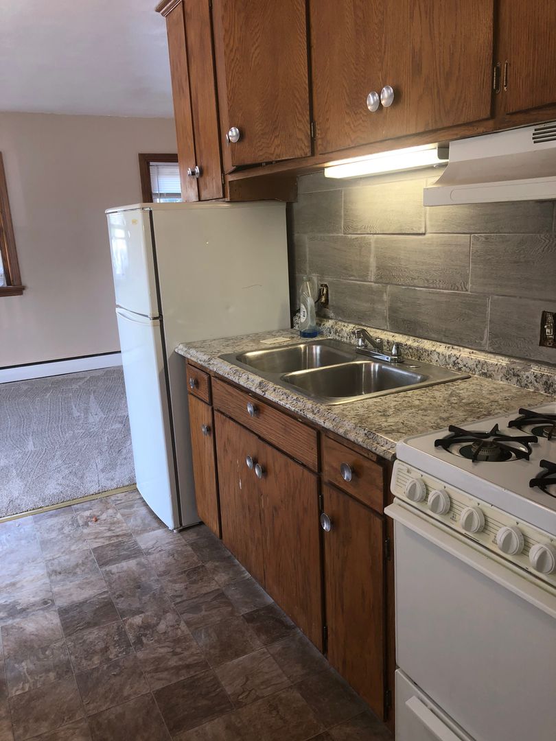 Saint Paul Apartment: 654 Stryker Ave