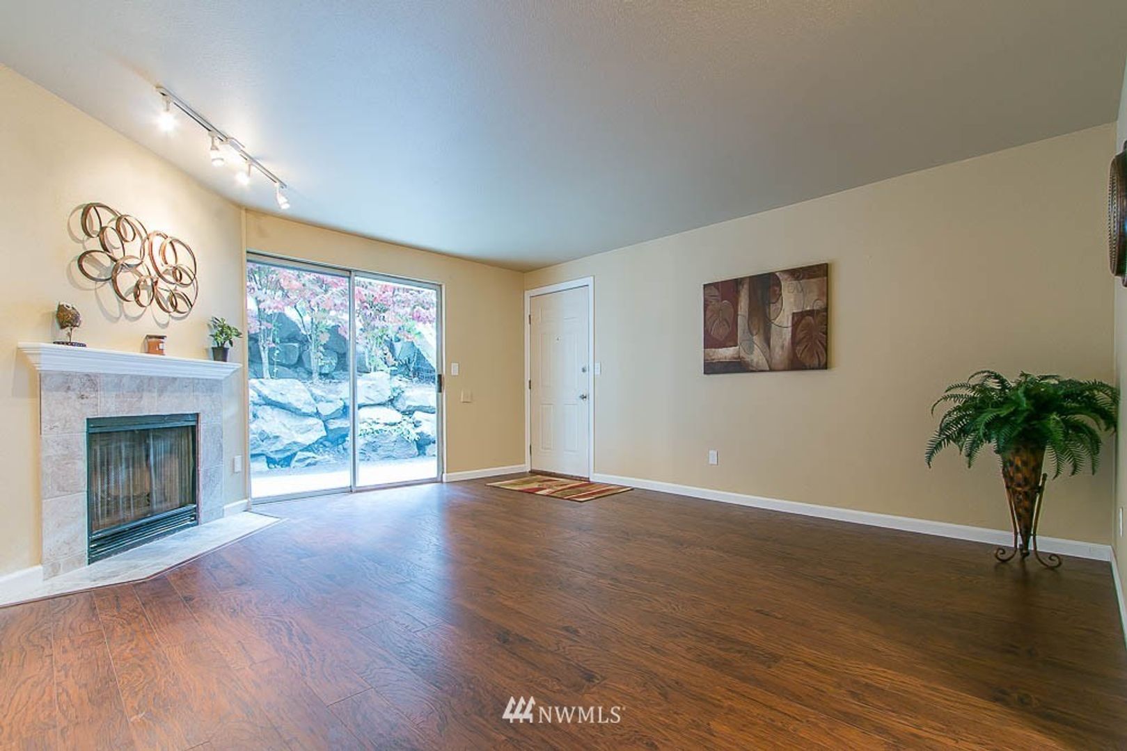 Mountlake Terrace Condo: 21311 52nd Ave W #E131