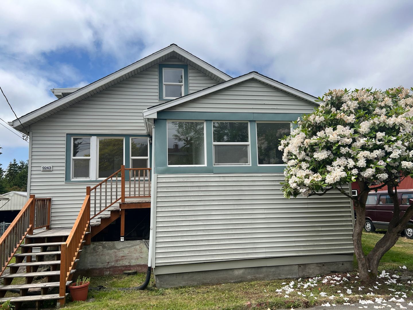 Seattle House: 9243 1st Ave NW