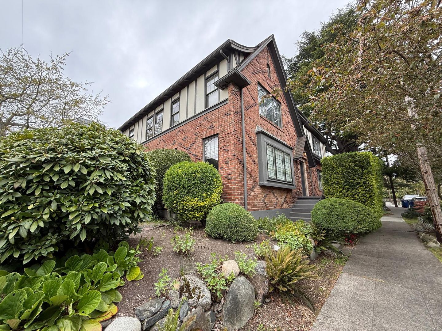 Seattle Condo: 4903 Linden Ave N #4