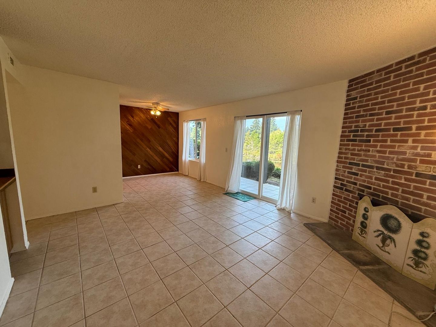 Everett Condo: 615 75th St SE