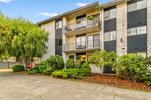 2 Bedroom 2 bath in the Heart of Ballard – photo 1