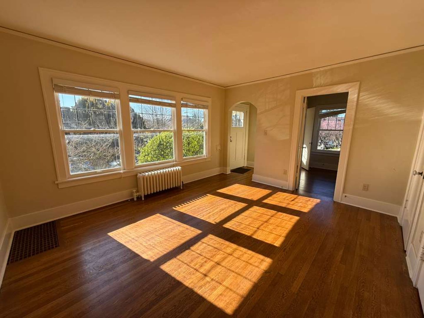 Seattle Apartment: 1702-1710 N 44th St & 4402-4404 Densmore Ave N