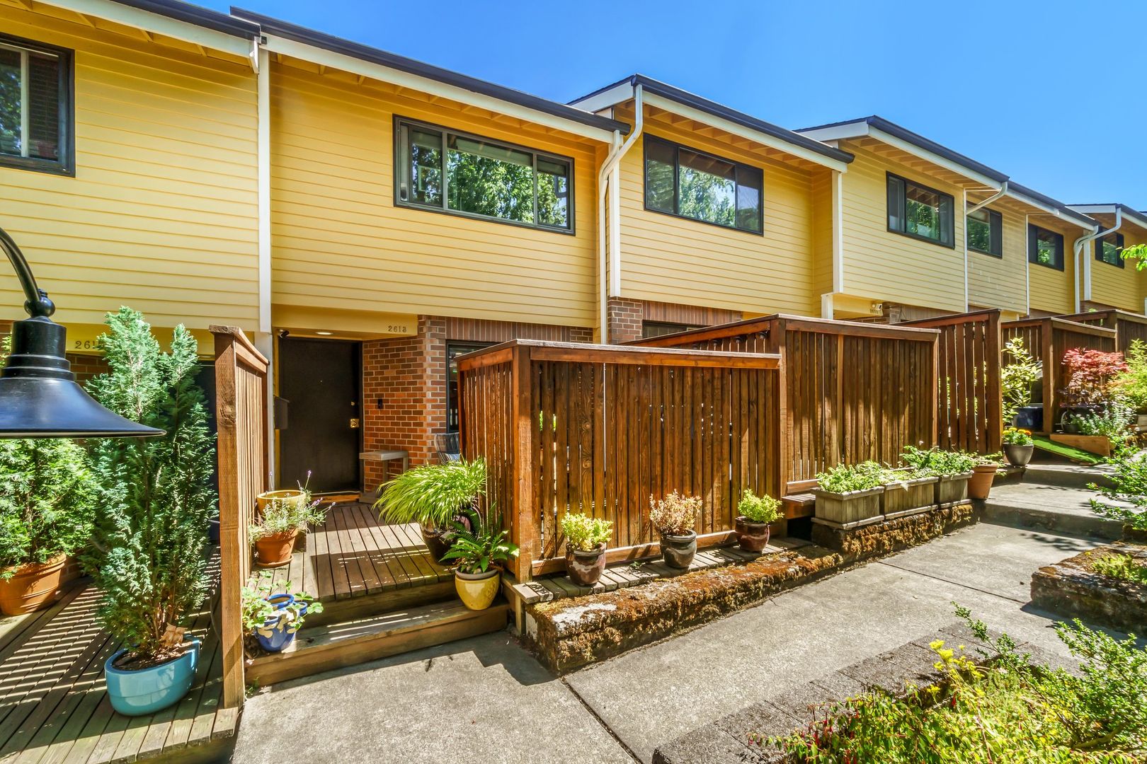 Seattle Townhome: 2613 East Madison St