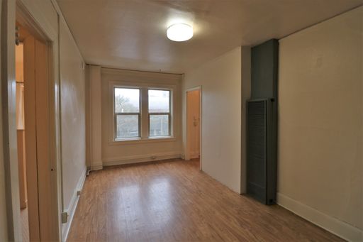 Studio in University District! *Utilities Included* – photo 1